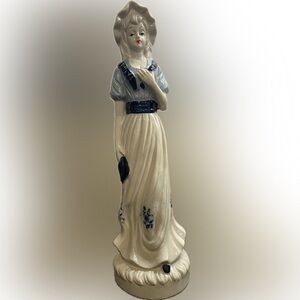 DELFT Antique Lady Female White & Blue Figurine Netherlands Unmarked- RARE